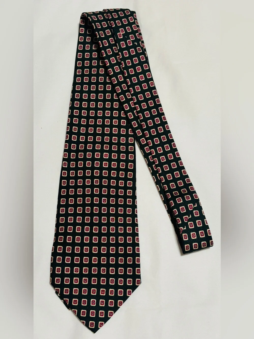 Polo Ralph Lauren Men’s Geometric Pattern Green and Red Necktie 58”